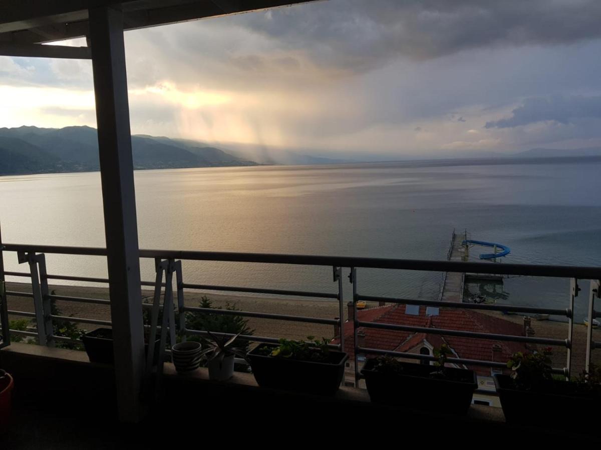 Kelvi'S Apartment Pogradec Exterior foto